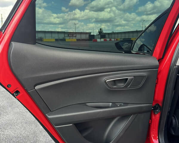 Червоний Сеат Leon, об'ємом двигуна 1.8 л та пробігом 153 тис. км за 13600 $, фото 13 на Automoto.ua