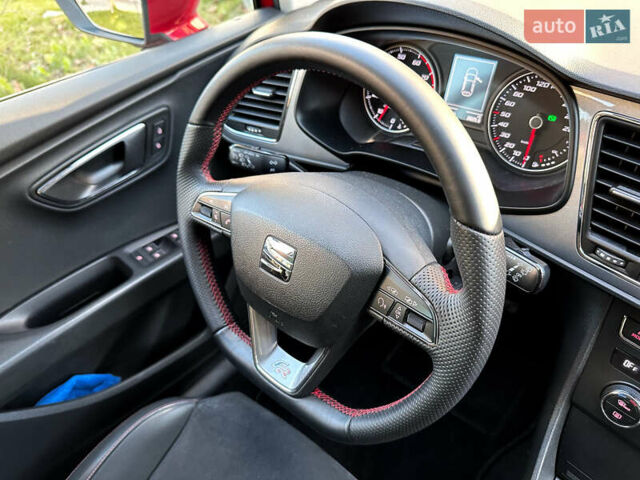 Красный Сеат Леон, объемом двигателя 1.8 л и пробегом 169 тыс. км за 10500 $, фото 3 на Automoto.ua