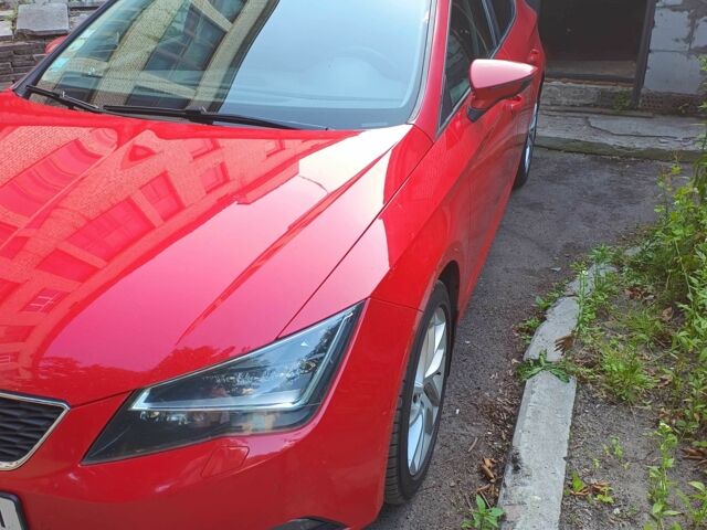 Красный Сеат Леон, объемом двигателя 1.6 л и пробегом 243 тыс. км за 9000 $, фото 3 на Automoto.ua