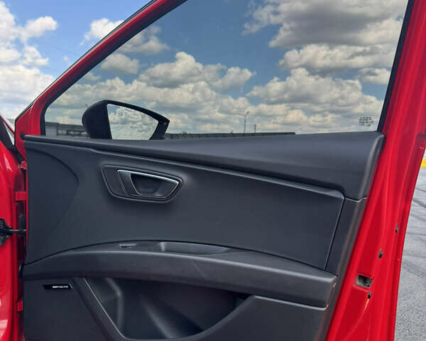Червоний Сеат Leon, об'ємом двигуна 1.8 л та пробігом 153 тис. км за 13600 $, фото 17 на Automoto.ua