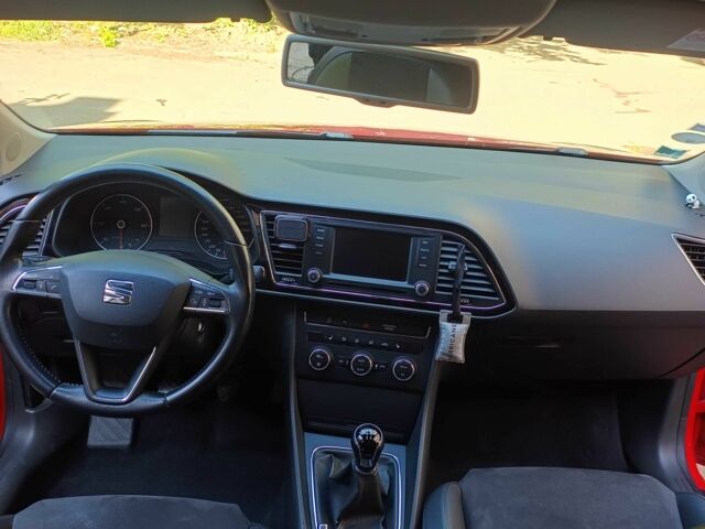 Красный Сеат Леон, объемом двигателя 1.6 л и пробегом 243 тыс. км за 9000 $, фото 18 на Automoto.ua