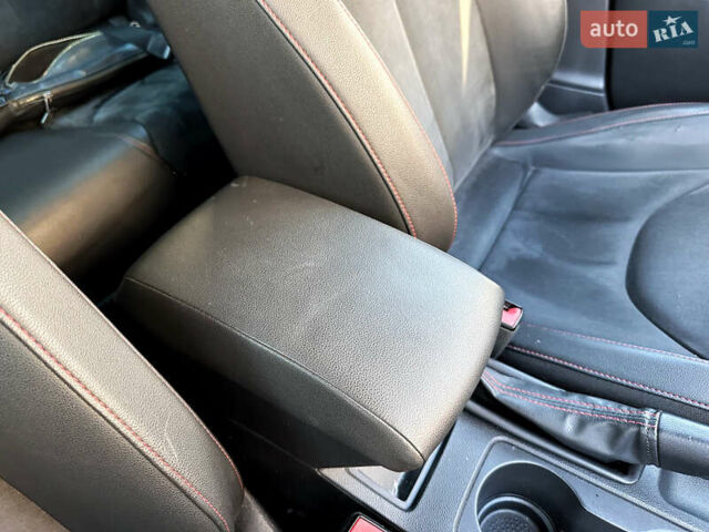 Красный Сеат Леон, объемом двигателя 1.8 л и пробегом 169 тыс. км за 10500 $, фото 46 на Automoto.ua