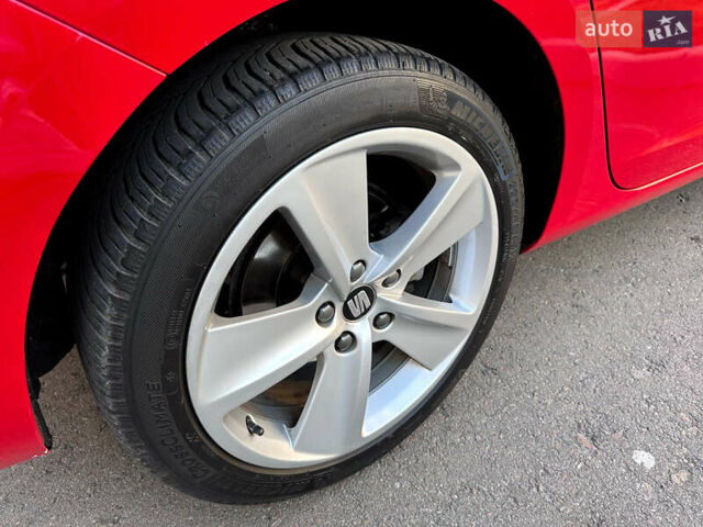 Красный Сеат Леон, объемом двигателя 1.8 л и пробегом 169 тыс. км за 10500 $, фото 4 на Automoto.ua