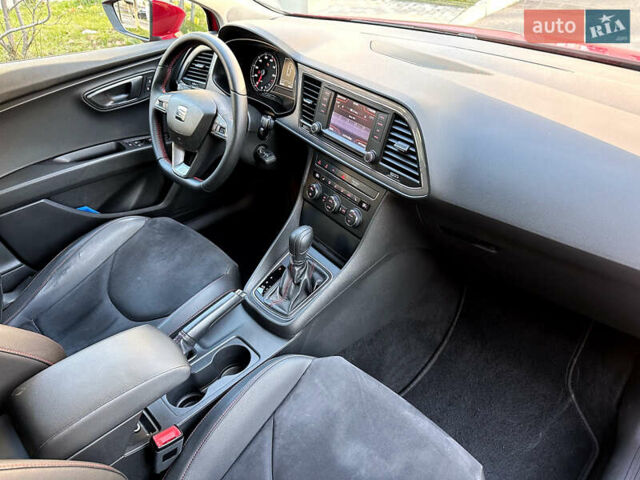 Красный Сеат Леон, объемом двигателя 1.8 л и пробегом 169 тыс. км за 10500 $, фото 2 на Automoto.ua