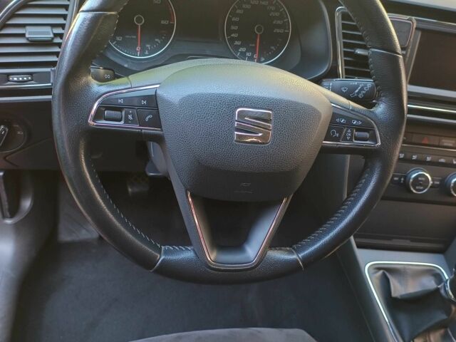 Красный Сеат Леон, объемом двигателя 1.6 л и пробегом 243 тыс. км за 9000 $, фото 7 на Automoto.ua