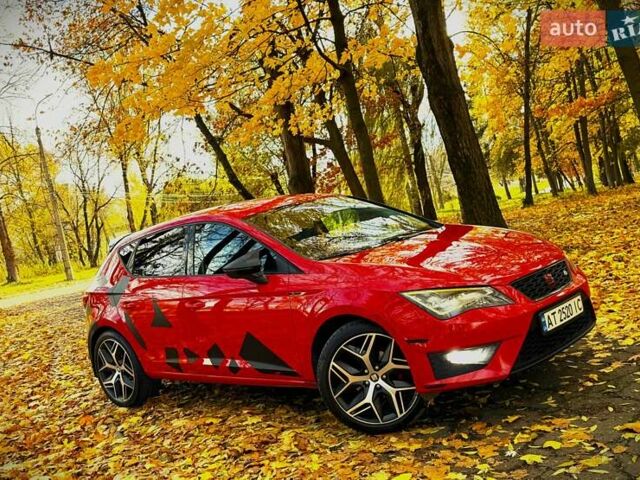 Сеат Леон 2013 в Калуше на Automoto.ua Красный Сеат Леон, объемом двигателя 1.97 л и пробегом 237 тыс. км за 12000 $, фото 4 на Automoto.ua