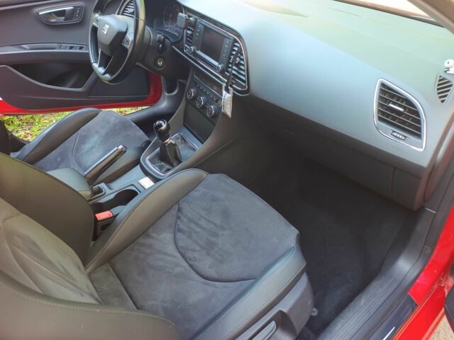 Красный Сеат Леон, объемом двигателя 1.6 л и пробегом 243 тыс. км за 9000 $, фото 10 на Automoto.ua