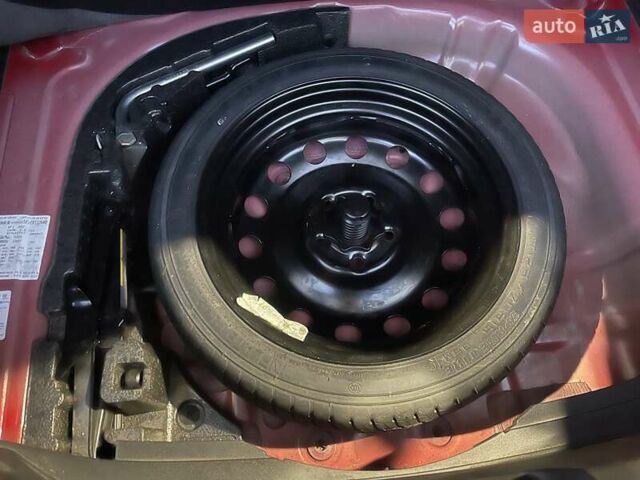 Красный Сеат Леон, объемом двигателя 1.2 л и пробегом 130 тыс. км за 9750 $, фото 7 на Automoto.ua