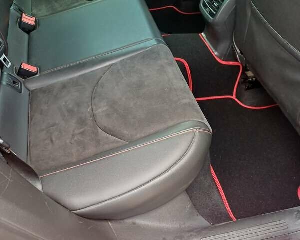 Красный Сеат Леон, объемом двигателя 1.8 л и пробегом 210 тыс. км за 10500 $, фото 5 на Automoto.ua