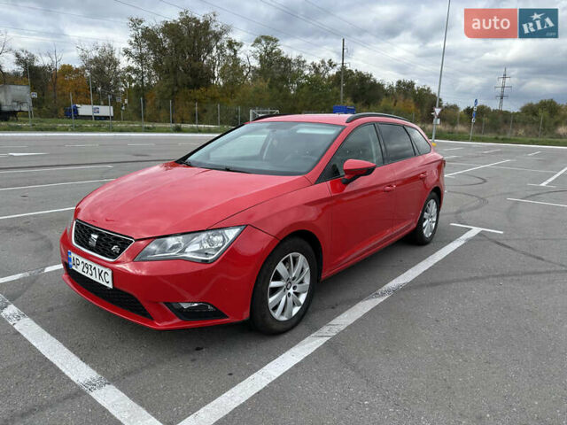 Красный Сеат Леон, объемом двигателя 1.6 л и пробегом 236 тыс. км за 8300 $, фото 2 на Automoto.ua