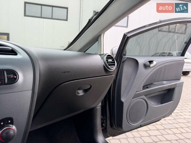 Сеат Leon, об'ємом двигуна 1.9 л та пробігом 230 тис. км за 5950 $, фото 39 на Automoto.ua