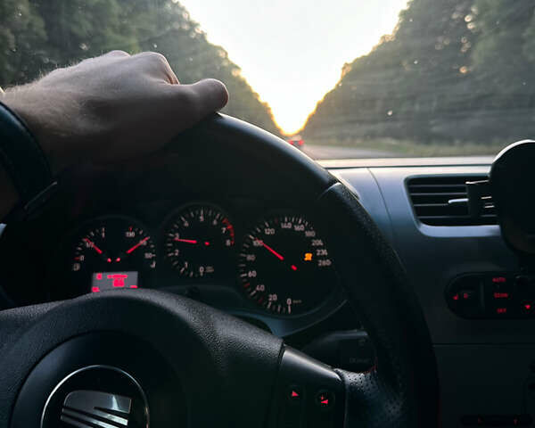 Сеат Leon, об'ємом двигуна 2 л та пробігом 209 тис. км за 5399 $, фото 6 на Automoto.ua