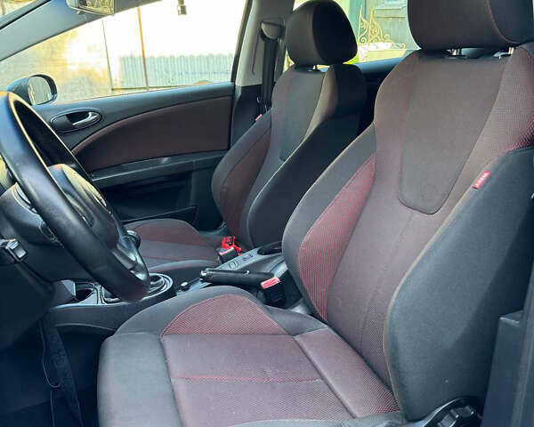 Сеат Леон, объемом двигателя 1.6 л и пробегом 188 тыс. км за 6000 $, фото 9 на Automoto.ua