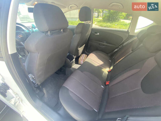 Сеат Леон, объемом двигателя 2 л и пробегом 215 тыс. км за 5500 $, фото 18 на Automoto.ua