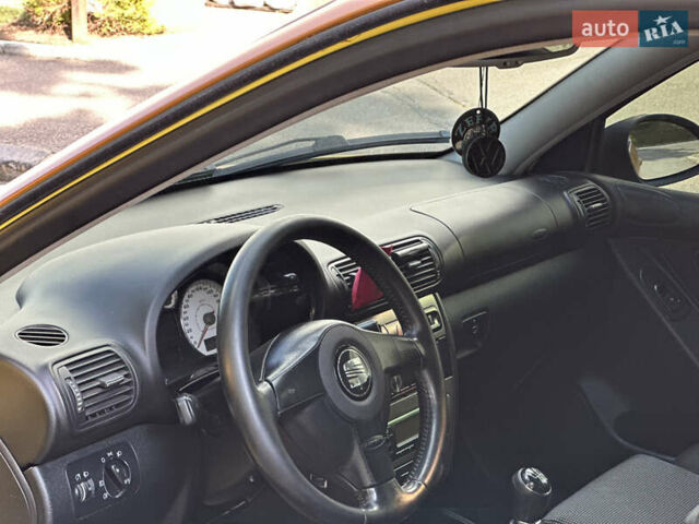 Желтый Сеат Леон, объемом двигателя 1.9 л и пробегом 370 тыс. км за 4150 $, фото 18 на Automoto.ua