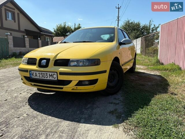 Желтый Сеат Леон, объемом двигателя 1.6 л и пробегом 269 тыс. км за 3300 $, фото 1 на Automoto.ua