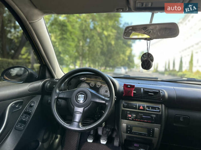 Желтый Сеат Леон, объемом двигателя 1.9 л и пробегом 370 тыс. км за 4150 $, фото 15 на Automoto.ua