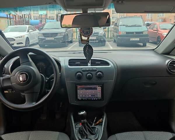 Желтый Сеат Леон, объемом двигателя 1.6 л и пробегом 298 тыс. км за 4300 $, фото 11 на Automoto.ua