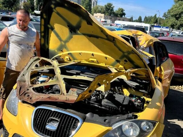 Желтый Сеат Леон, объемом двигателя 2 л и пробегом 130 тыс. км за 2500 $, фото 2 на Automoto.ua