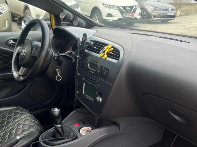 Жовтий Сеат Leon, об'ємом двигуна 0 л та пробігом 208 тис. км за 4690 $, фото 9 на Automoto.ua