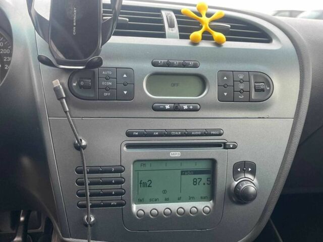 Жовтий Сеат Leon, об'ємом двигуна 0 л та пробігом 208 тис. км за 4690 $, фото 20 на Automoto.ua