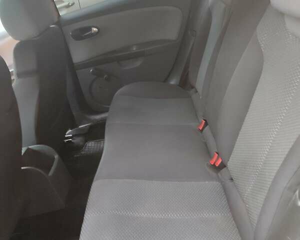 Желтый Сеат Леон, объемом двигателя 1.6 л и пробегом 298 тыс. км за 4300 $, фото 7 на Automoto.ua