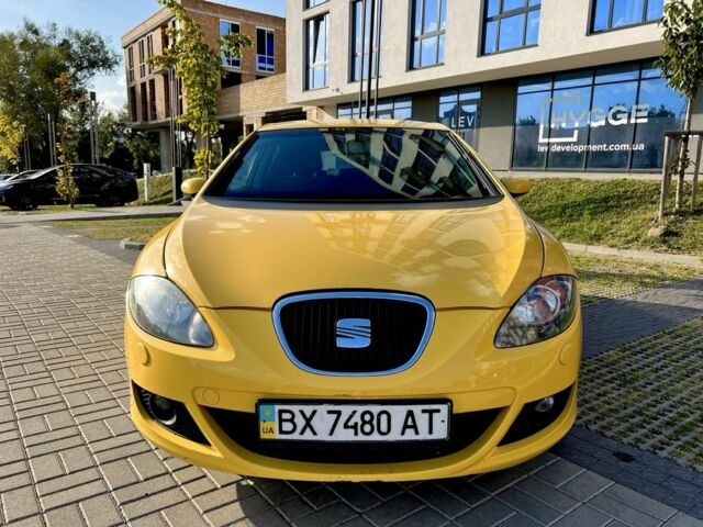 Желтый Сеат Леон, объемом двигателя 1.6 л и пробегом 200 тыс. км за 4900 $, фото 1 на Automoto.ua