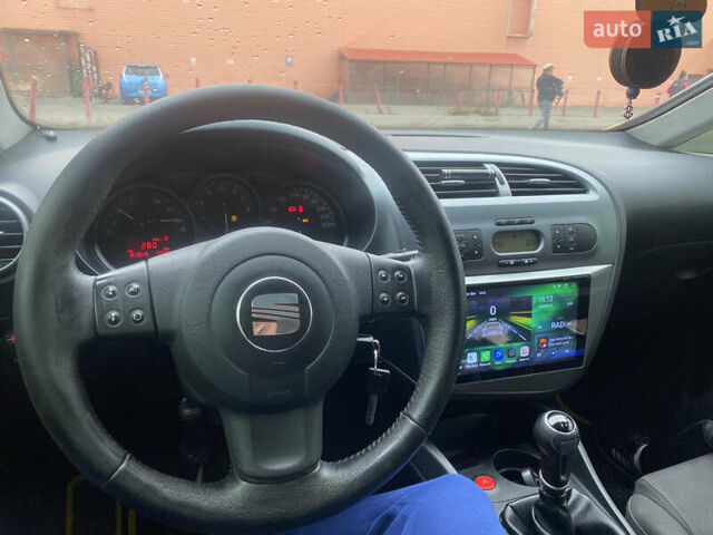 Желтый Сеат Леон, объемом двигателя 2 л и пробегом 197 тыс. км за 5300 $, фото 6 на Automoto.ua