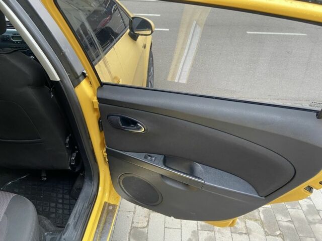 Жовтий Сеат Leon, об'ємом двигуна 1.6 л та пробігом 350 тис. км за 4200 $, фото 11 на Automoto.ua