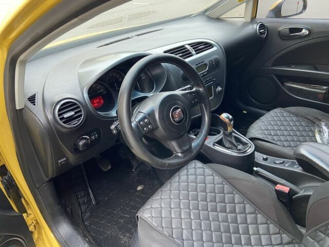 Жовтий Сеат Leon, об'ємом двигуна 1.6 л та пробігом 350 тис. км за 4200 $, фото 7 на Automoto.ua