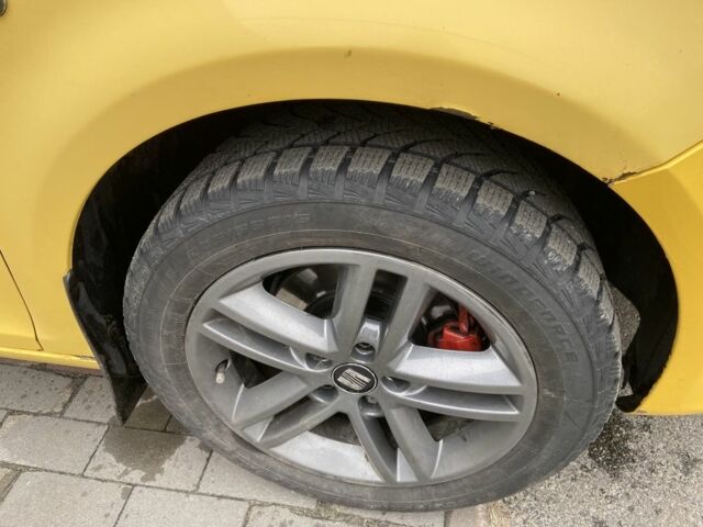Жовтий Сеат Leon, об'ємом двигуна 1.6 л та пробігом 350 тис. км за 4200 $, фото 3 на Automoto.ua