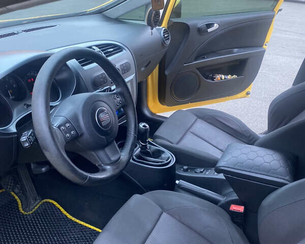 Желтый Сеат Леон, объемом двигателя 2 л и пробегом 197 тыс. км за 5300 $, фото 8 на Automoto.ua