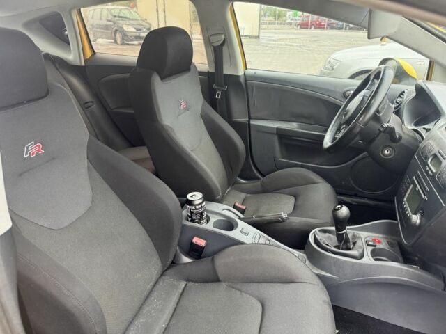 Жовтий Сеат Leon, об'ємом двигуна 1.6 л та пробігом 248 тис. км за 3600 $, фото 4 на Automoto.ua