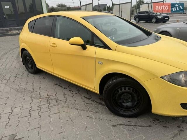 Жовтий Сеат Leon, об'ємом двигуна 1.6 л та пробігом 248 тис. км за 3600 $, фото 2 на Automoto.ua
