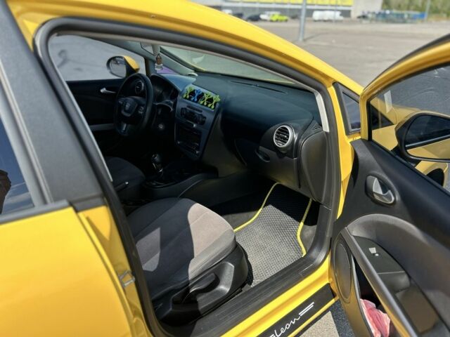 Желтый Сеат Леон, объемом двигателя 1.6 л и пробегом 177 тыс. км за 8000 $, фото 8 на Automoto.ua