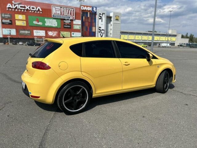 Желтый Сеат Леон, объемом двигателя 1.6 л и пробегом 177 тыс. км за 8000 $, фото 3 на Automoto.ua