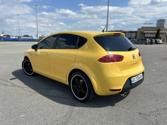 Желтый Сеат Леон, объемом двигателя 1.6 л и пробегом 177 тыс. км за 8000 $, фото 2 на Automoto.ua