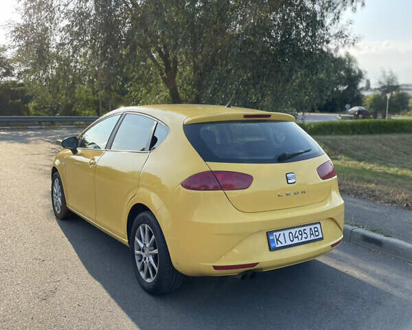 Желтый Сеат Леон, объемом двигателя 1.4 л и пробегом 242 тыс. км за 5200 $, фото 1 на Automoto.ua