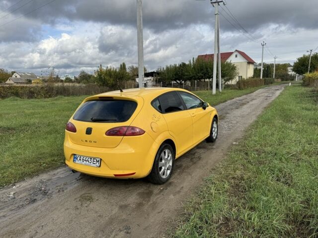 Желтый Сеат Леон, объемом двигателя 1.6 л и пробегом 250 тыс. км за 2000 $, фото 5 на Automoto.ua