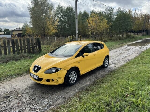 Желтый Сеат Леон, объемом двигателя 1.6 л и пробегом 250 тыс. км за 2000 $, фото 2 на Automoto.ua