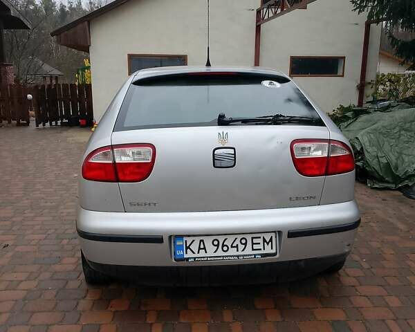 Серый Сеат Леон, объемом двигателя 1.6 л и пробегом 275 тыс. км за 3200 $, фото 1 на Automoto.ua