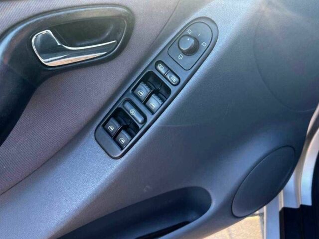 Серый Сеат Леон, объемом двигателя 1.6 л и пробегом 232 тыс. км за 3100 $, фото 9 на Automoto.ua