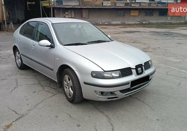 Серый Сеат Леон, объемом двигателя 1.9 л и пробегом 433 тыс. км за 3200 $, фото 3 на Automoto.ua