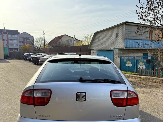 Серый Сеат Леон, объемом двигателя 1.8 л и пробегом 270 тыс. км за 4200 $, фото 4 на Automoto.ua