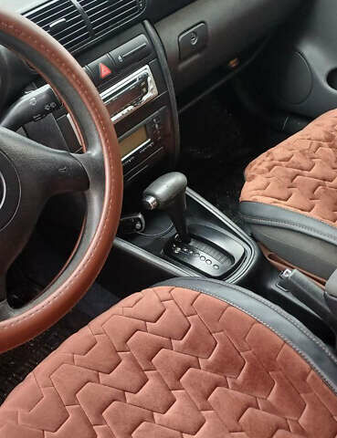 Сеат Leon 2003 у Хмельницькому на Automoto.ua Сірий Сеат Leon, об'ємом двигуна 1.78 л та пробігом 223 тис. км за 3550 $, фото 6 на Automoto.ua