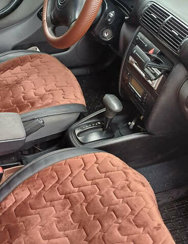 Сеат Leon 2003 у Хмельницькому на Automoto.ua Сірий Сеат Leon, об'ємом двигуна 1.78 л та пробігом 223 тис. км за 3550 $, фото 7 на Automoto.ua