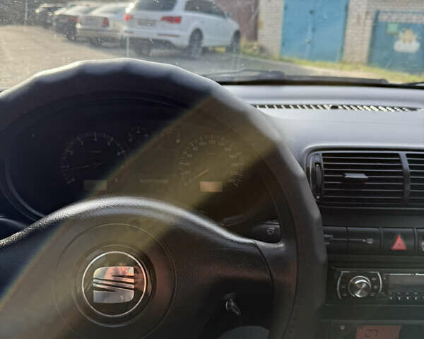 Серый Сеат Леон, объемом двигателя 1.8 л и пробегом 270 тыс. км за 4200 $, фото 26 на Automoto.ua