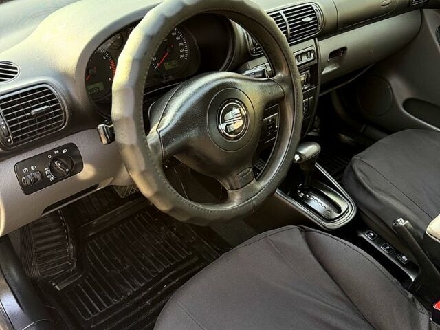 Серый Сеат Леон, объемом двигателя 1.8 л и пробегом 270 тыс. км за 4200 $, фото 9 на Automoto.ua