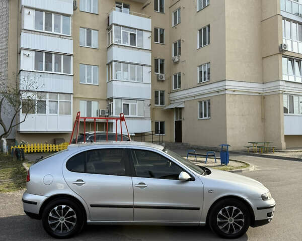 Серый Сеат Леон, объемом двигателя 1.8 л и пробегом 270 тыс. км за 4200 $, фото 4 на Automoto.ua