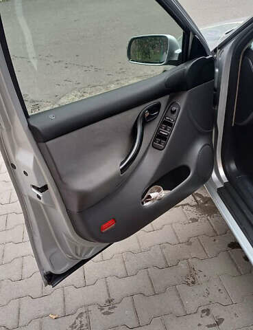 Сеат Leon 2003 у Хмельницькому на Automoto.ua Сірий Сеат Leon, об'ємом двигуна 1.78 л та пробігом 223 тис. км за 3550 $, фото 4 на Automoto.ua